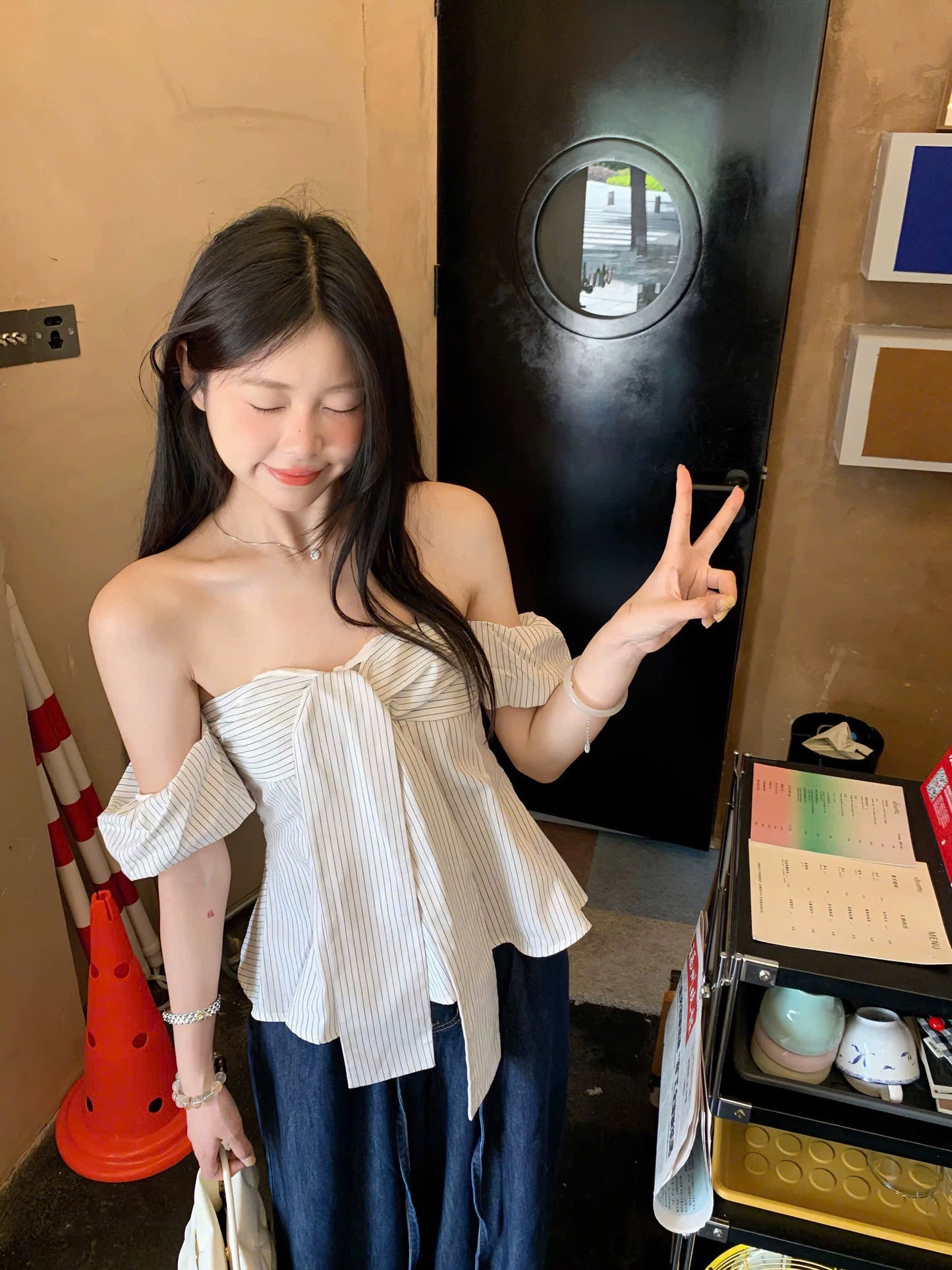 Áo ống sọc đen phối nơ