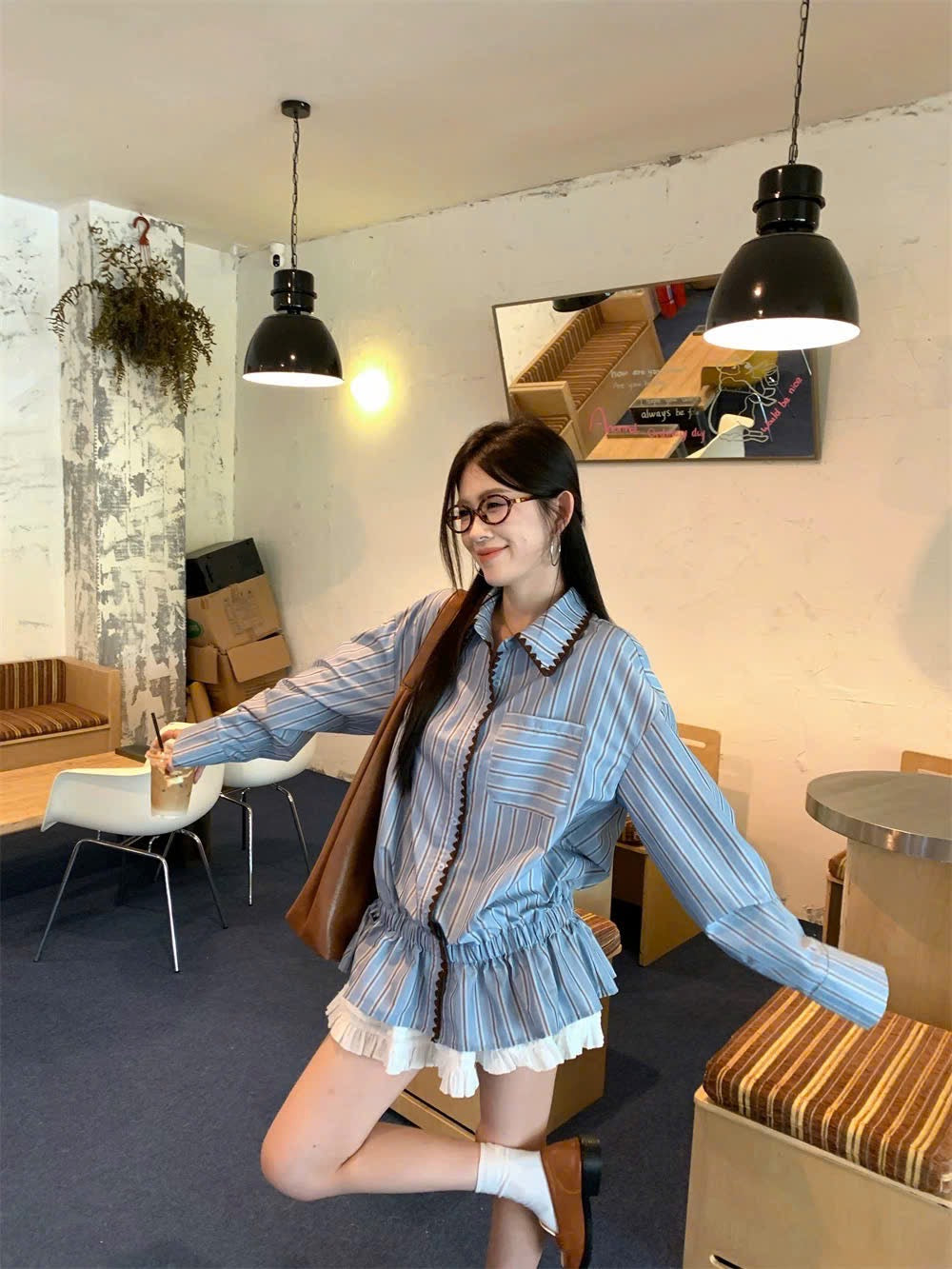 Áo sơ mi kiêm váy sọc xanh dương