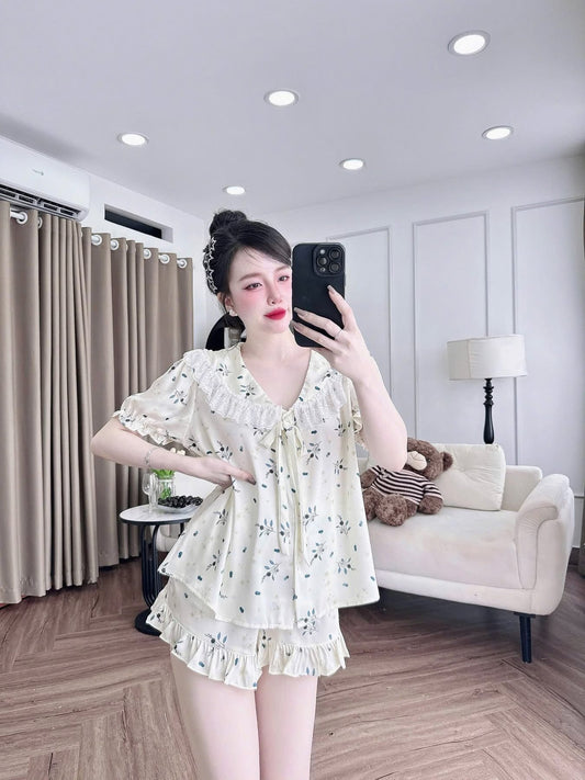 Bộ ngủ đùi lụa latin cổ sen