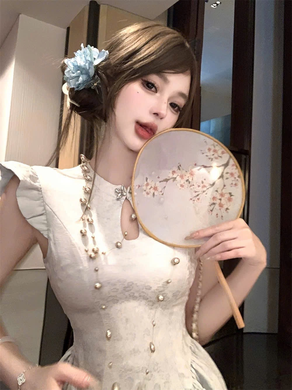 Váy xoè cổ tàu thanh lịch