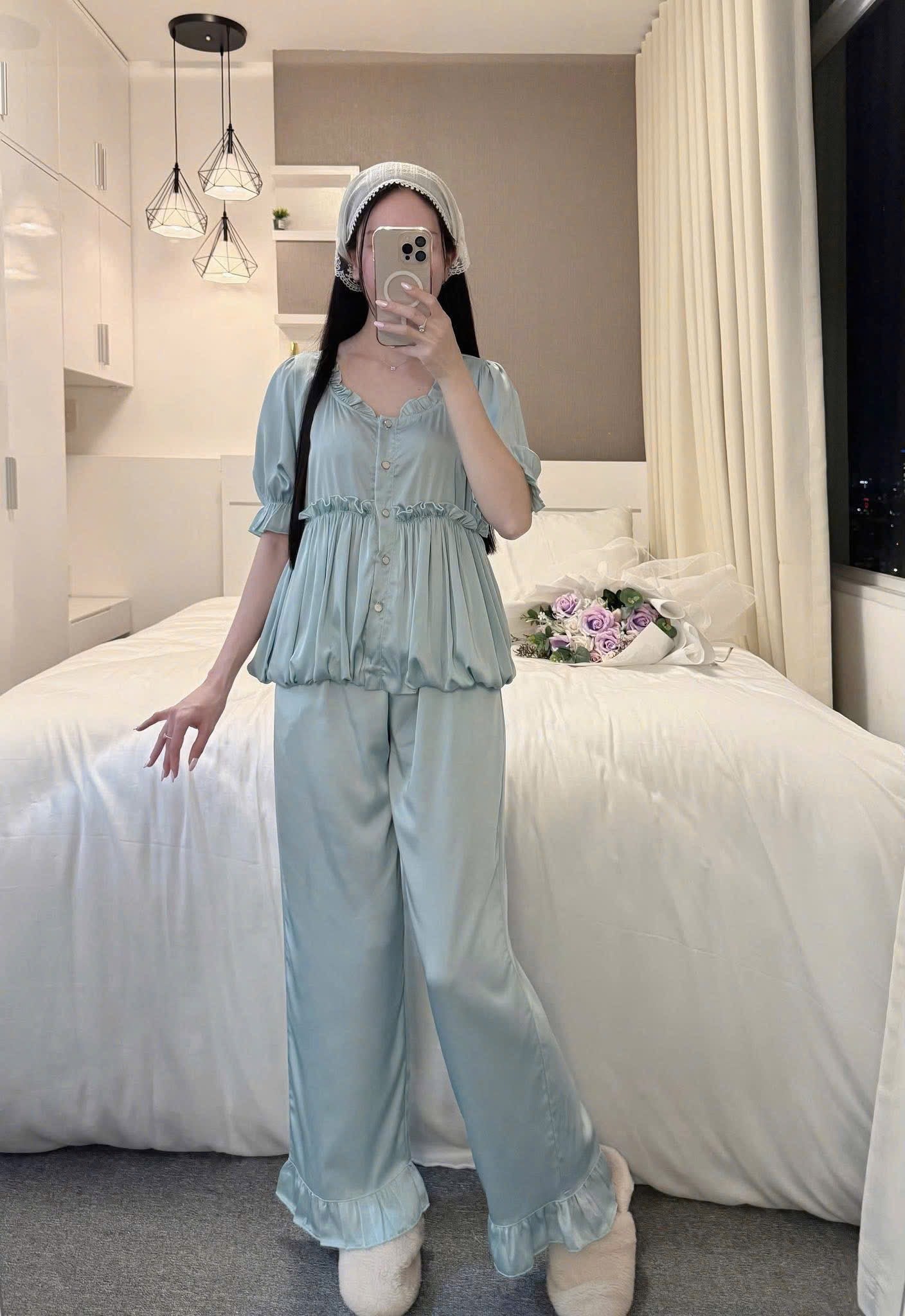 Bộ ngủ tiểu thư áo bí lụa tơ tằm