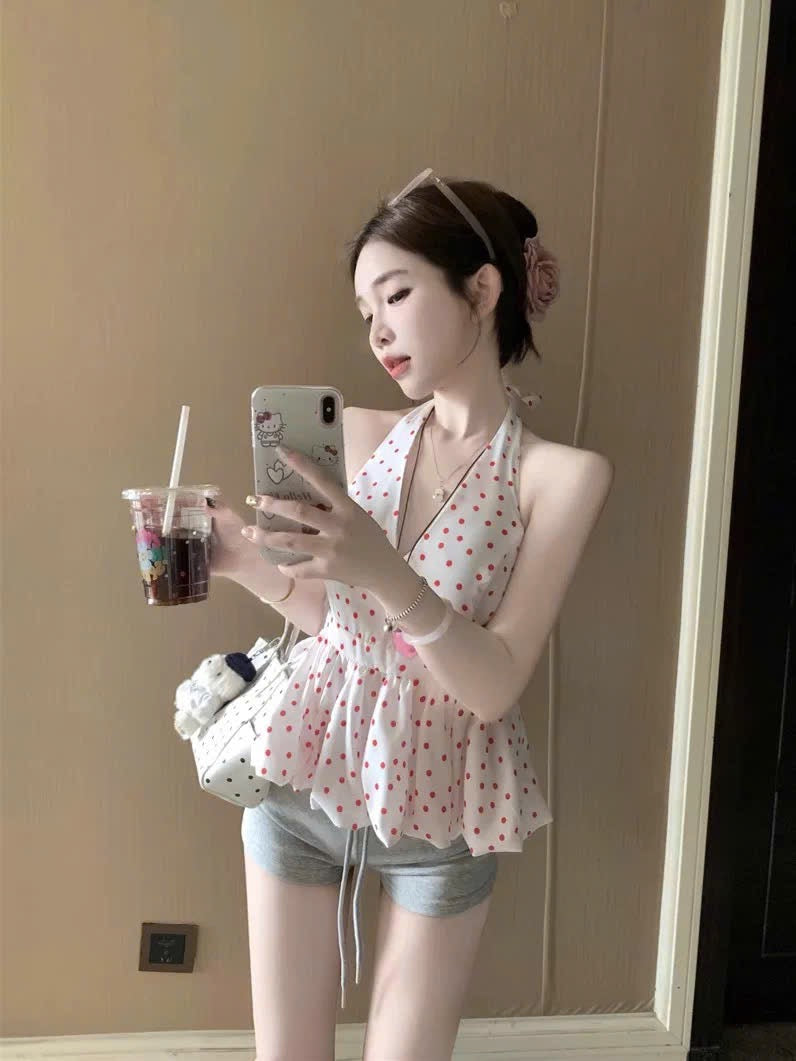 Áo cổ yếm chấm bi xoè