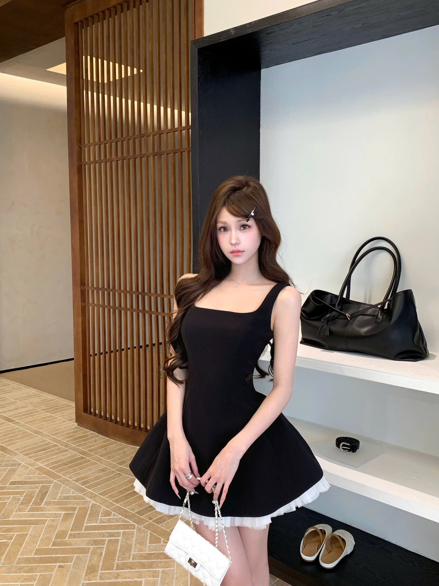 Đầm 2 dây trơn xoè