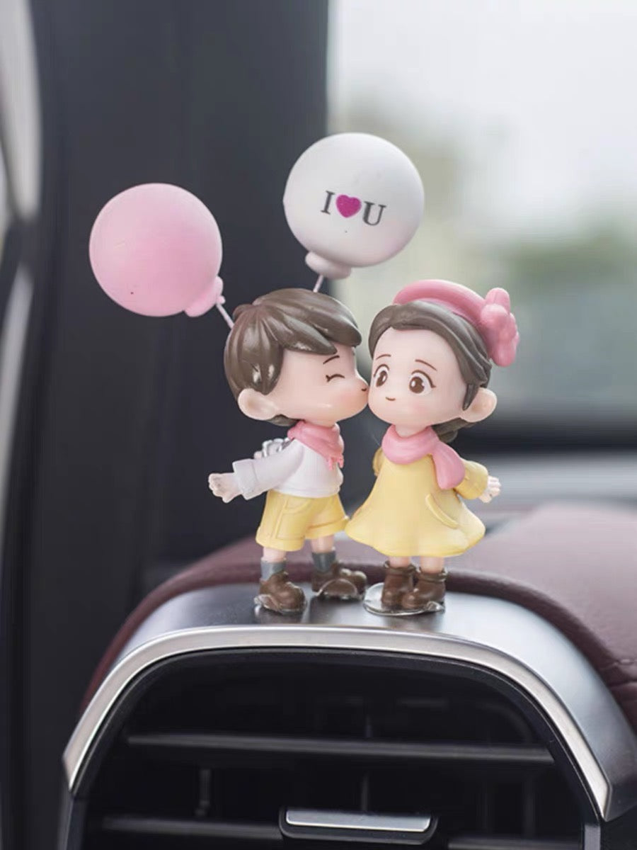 Có sẵn - Dán xe cặp đôi kiss nhau