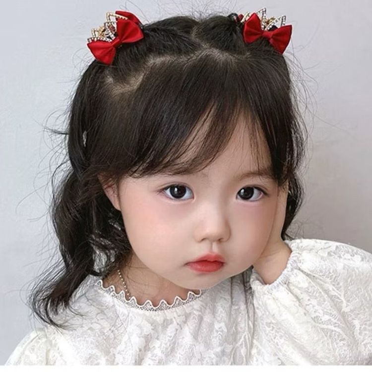 Kẹp tai mèo bé iu công chúa