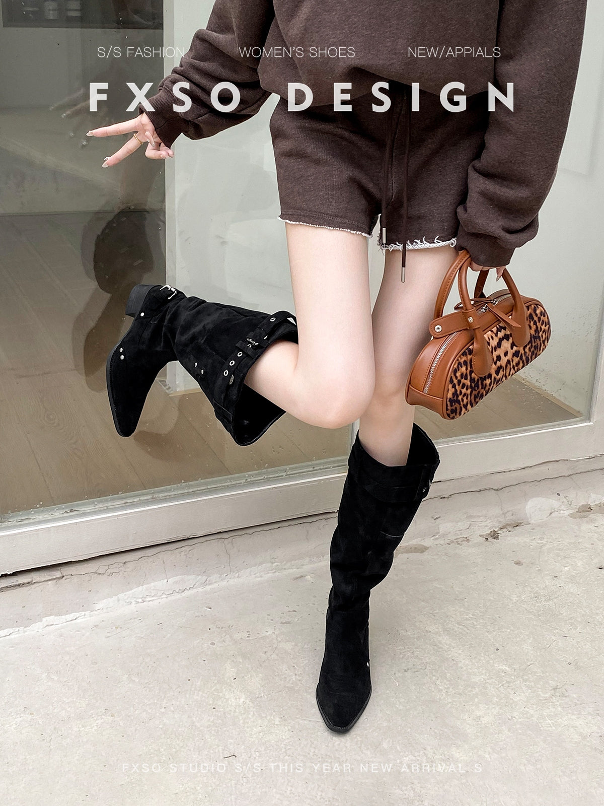 Giày boots da mũi nhọn đế thấp thời trang