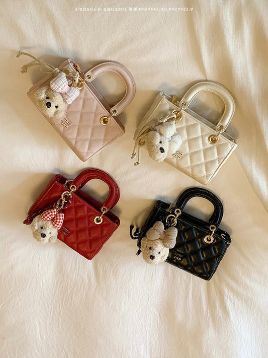 Túi đeo chéo Chio'2nd kèm charm gấu dễ thương