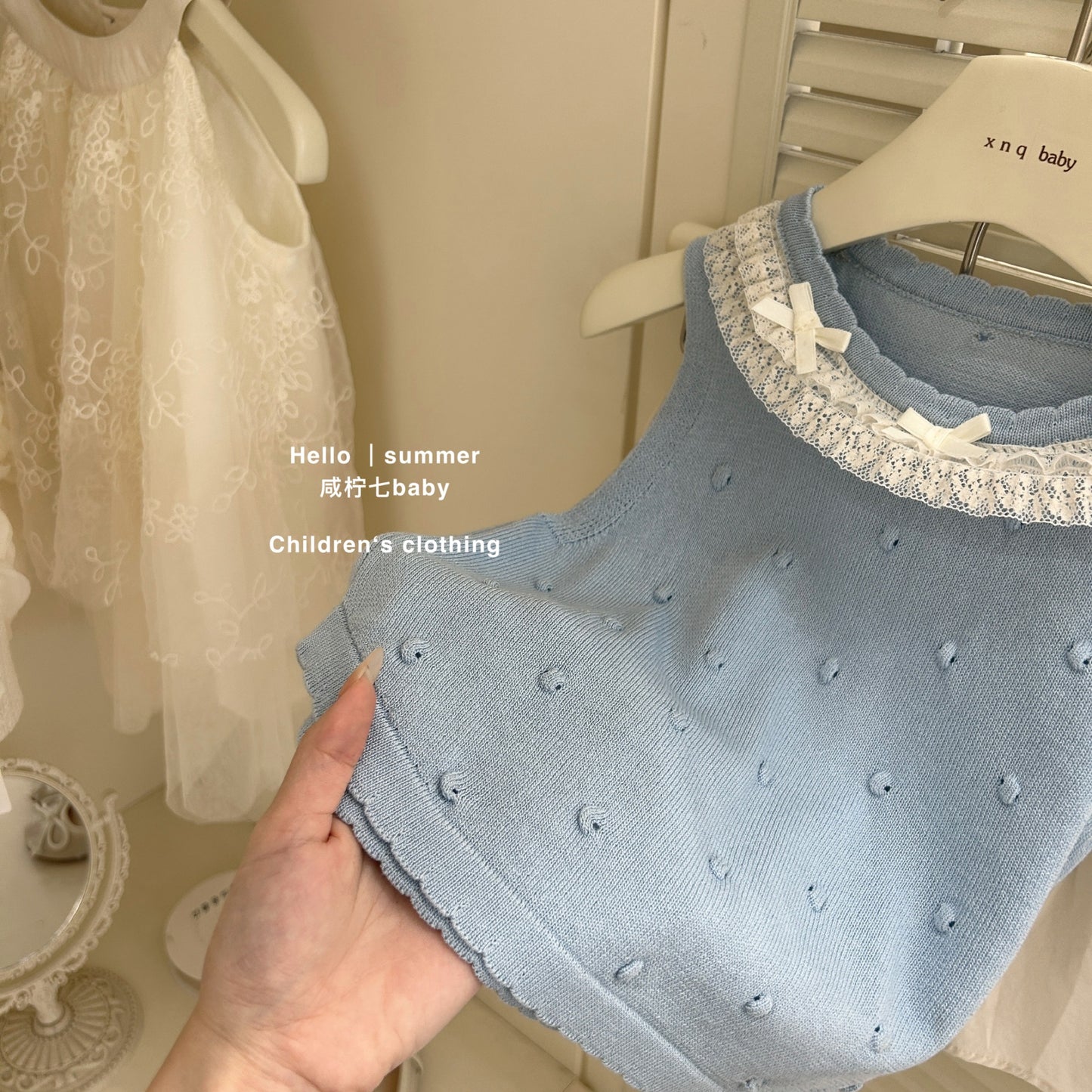 Set áo ba lỗ len ren và chân váy quần bí cho bé gái