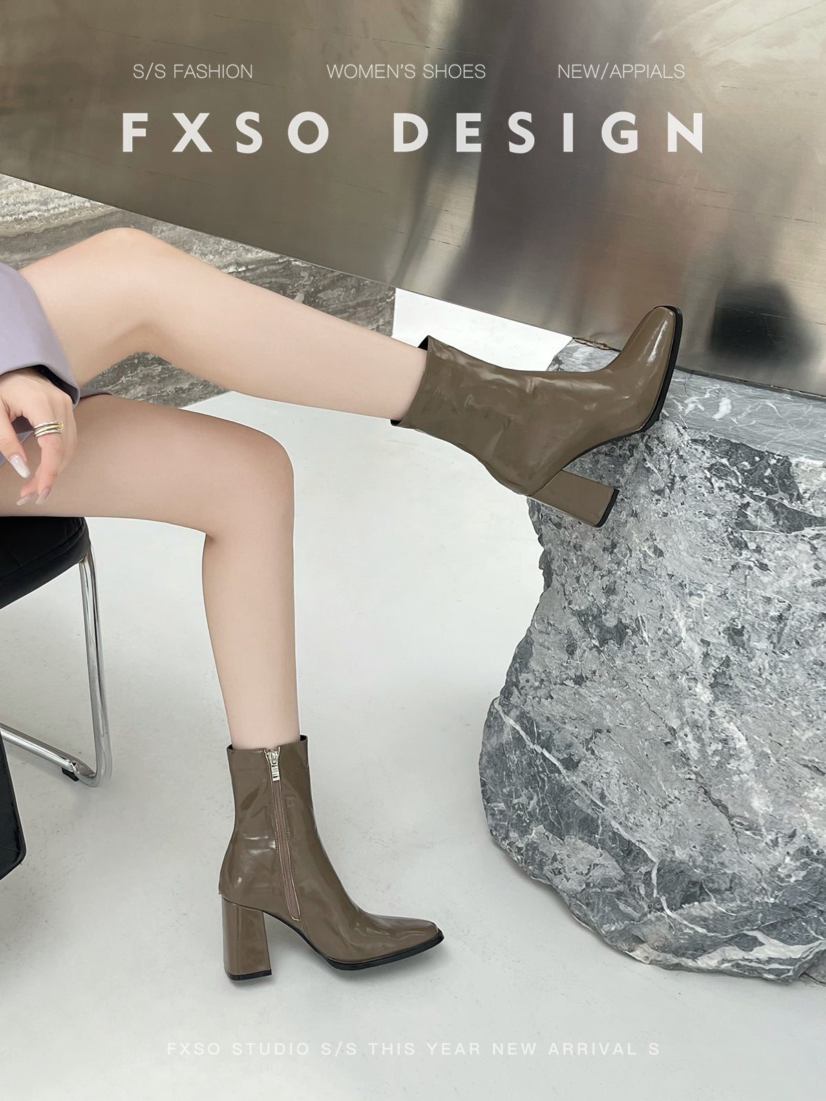 Giày boots mũi vuông cổ thấp gót vuông