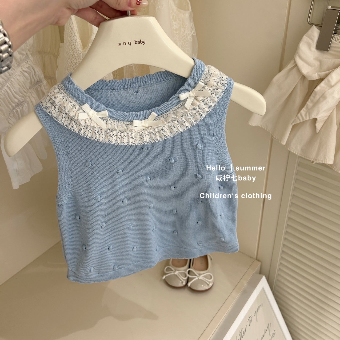 Set áo ba lỗ len ren và chân váy quần bí cho bé gái