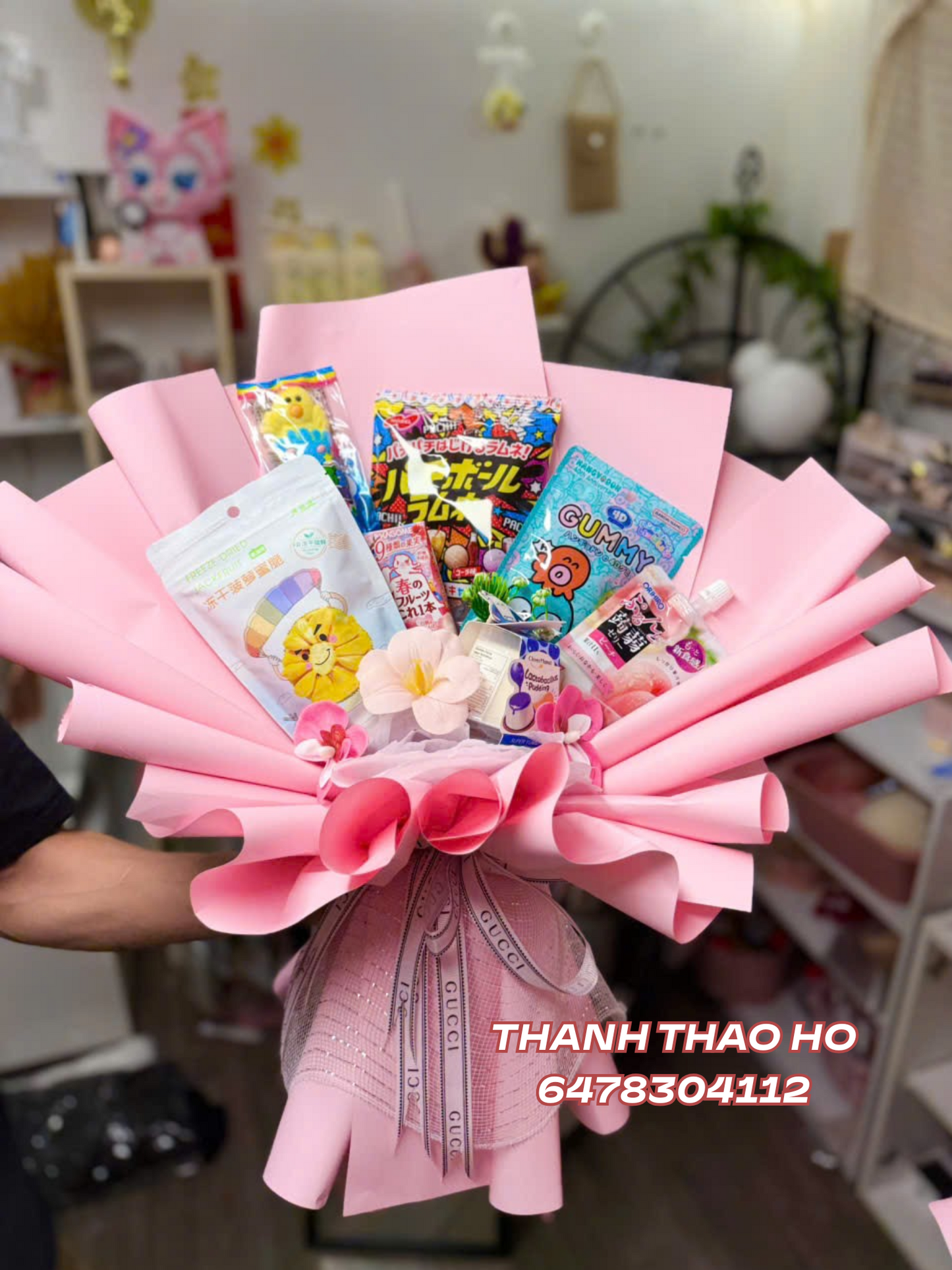 "Hoa bánh kẹo" nhìn là mê, tặng là dính