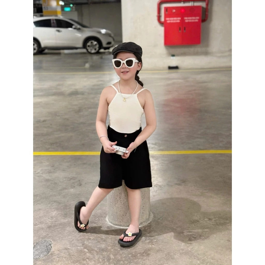 Set áo 2 dây khoét lưng kèm quần kaki ngố ống xuông cho bé gái