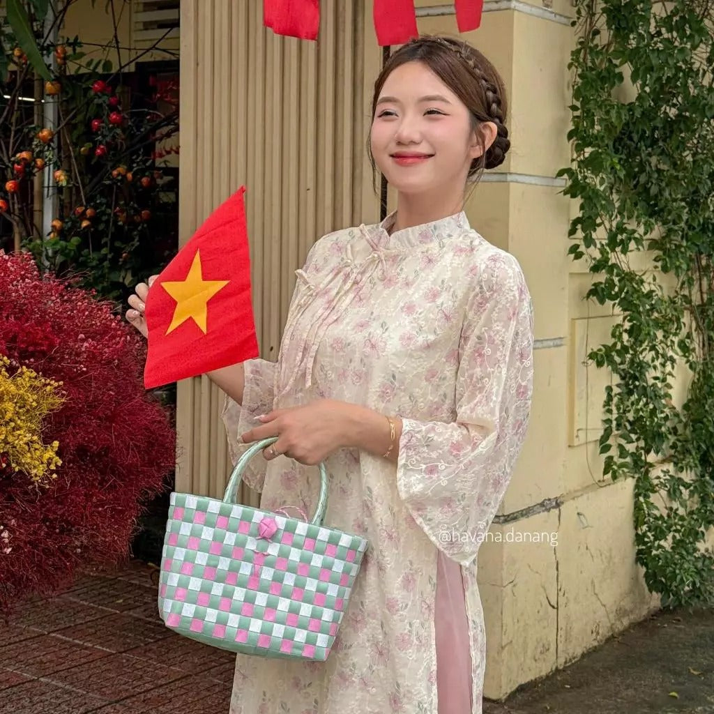 Áo dài voan tơ TƯỜNG VÂN in hoạ tiết hoa nhỏ pastel kèm quần satin