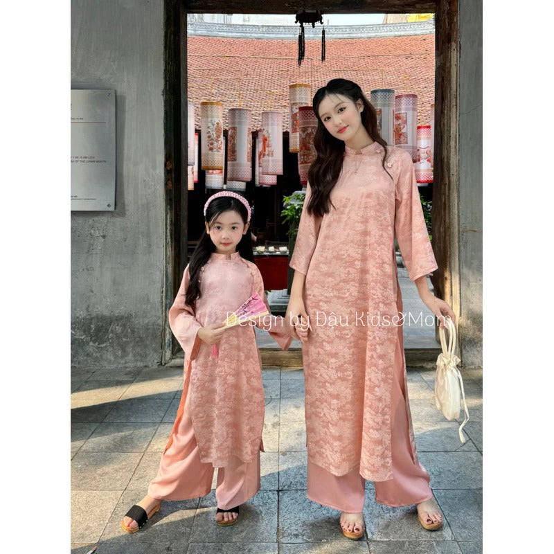 Áo dài Đào Trúc cho mẹ và bé