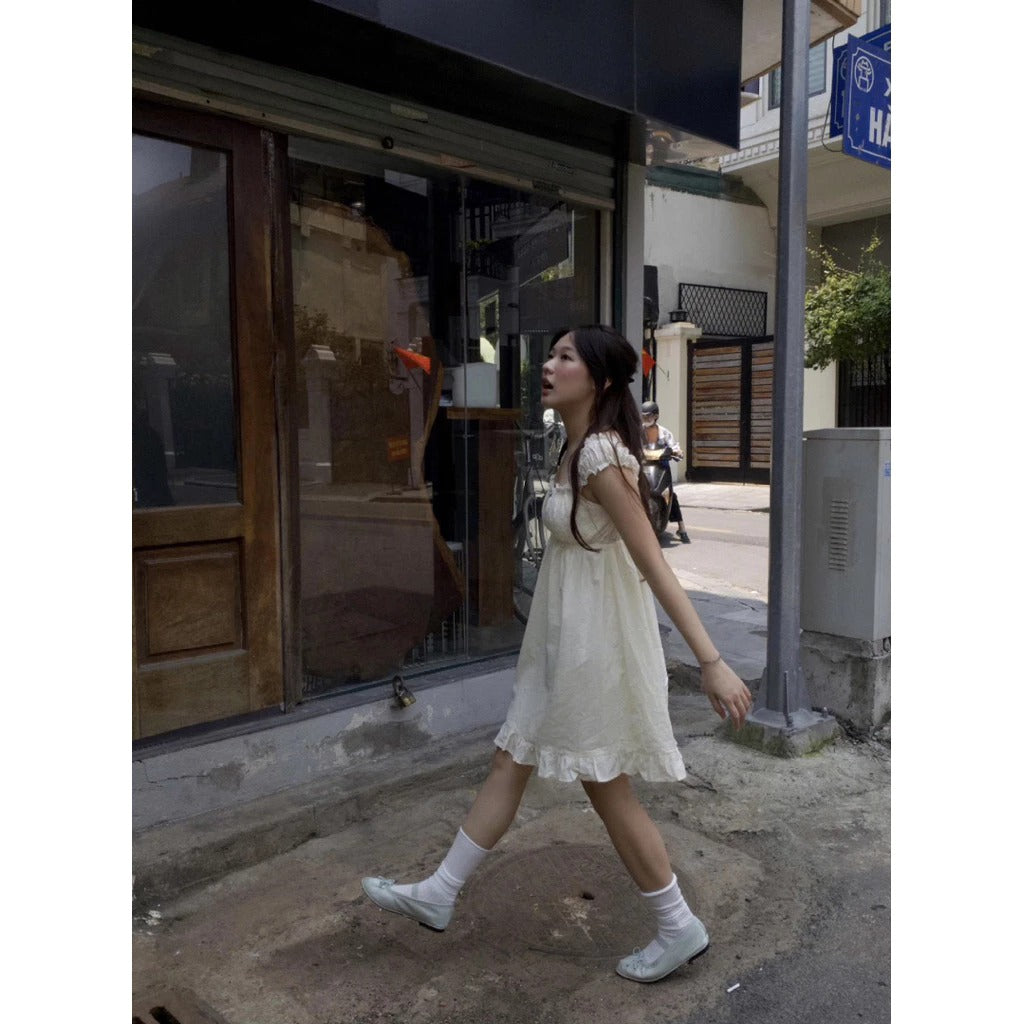 Đầm babydoll trắng kem cổ vuông local brand Việt Nam