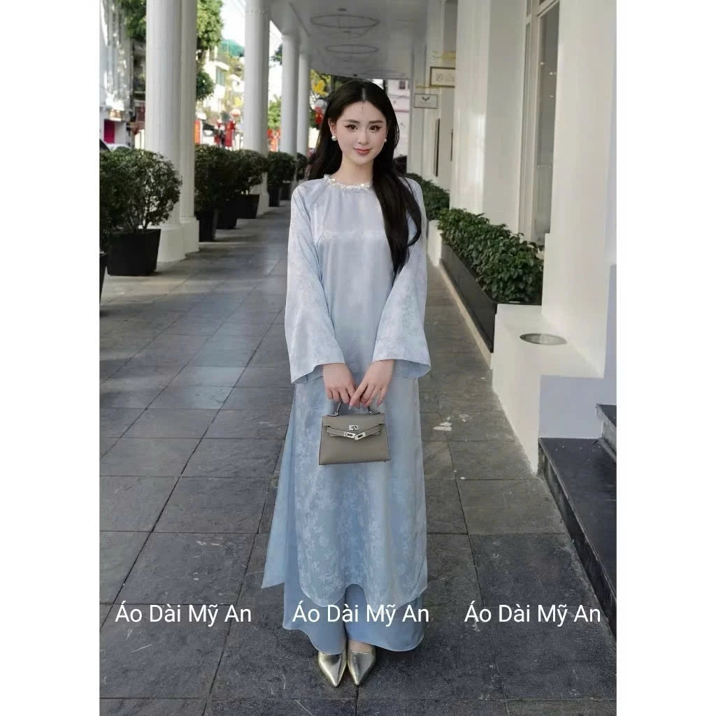 Bộ sưu tập áo dài du xuân cho mẹ và bé