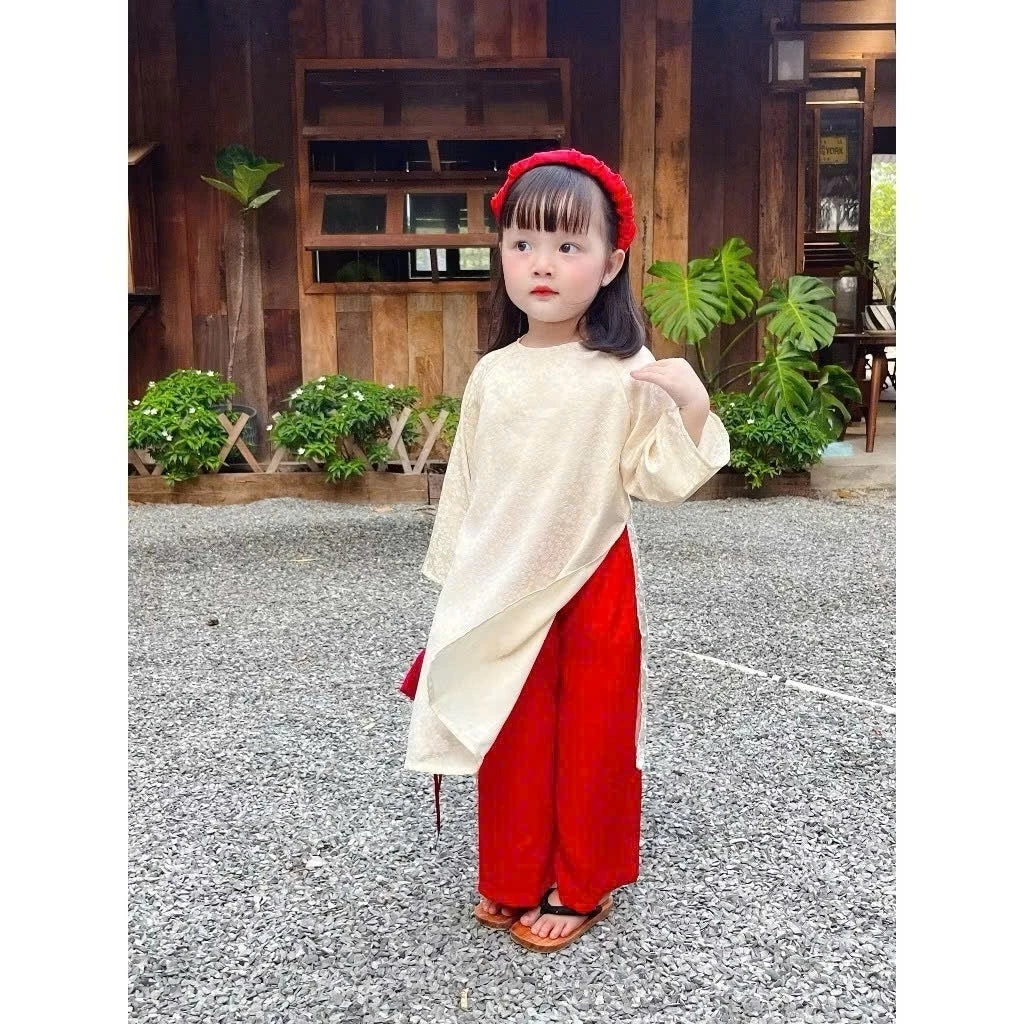 Bộ sưu tập áo dài du xuân cho mẹ và bé