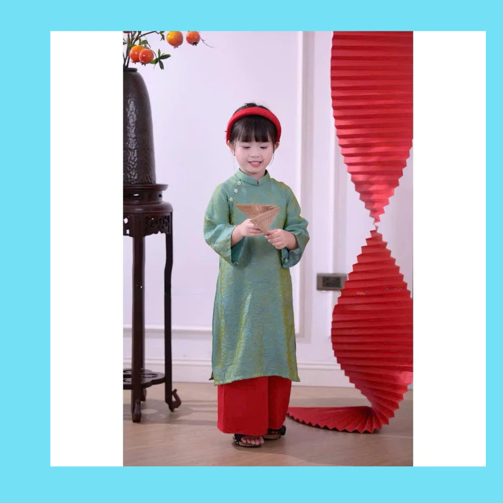 Bộ sưu tập áo dài du xuân cho mẹ và bé
