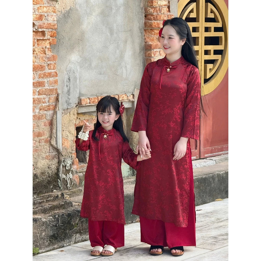 Bộ sưu tập áo dài du xuân cho mẹ và bé