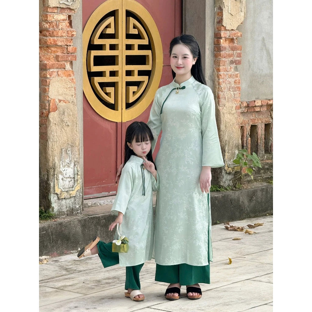 Bộ sưu tập áo dài du xuân cho mẹ và bé