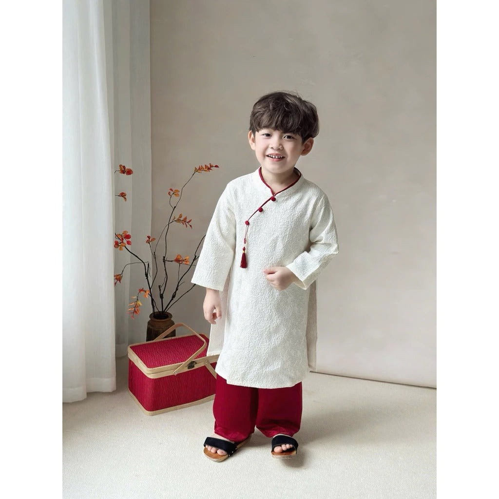 Áo dài Tết bé trai An chất liệu lụa gấm dày