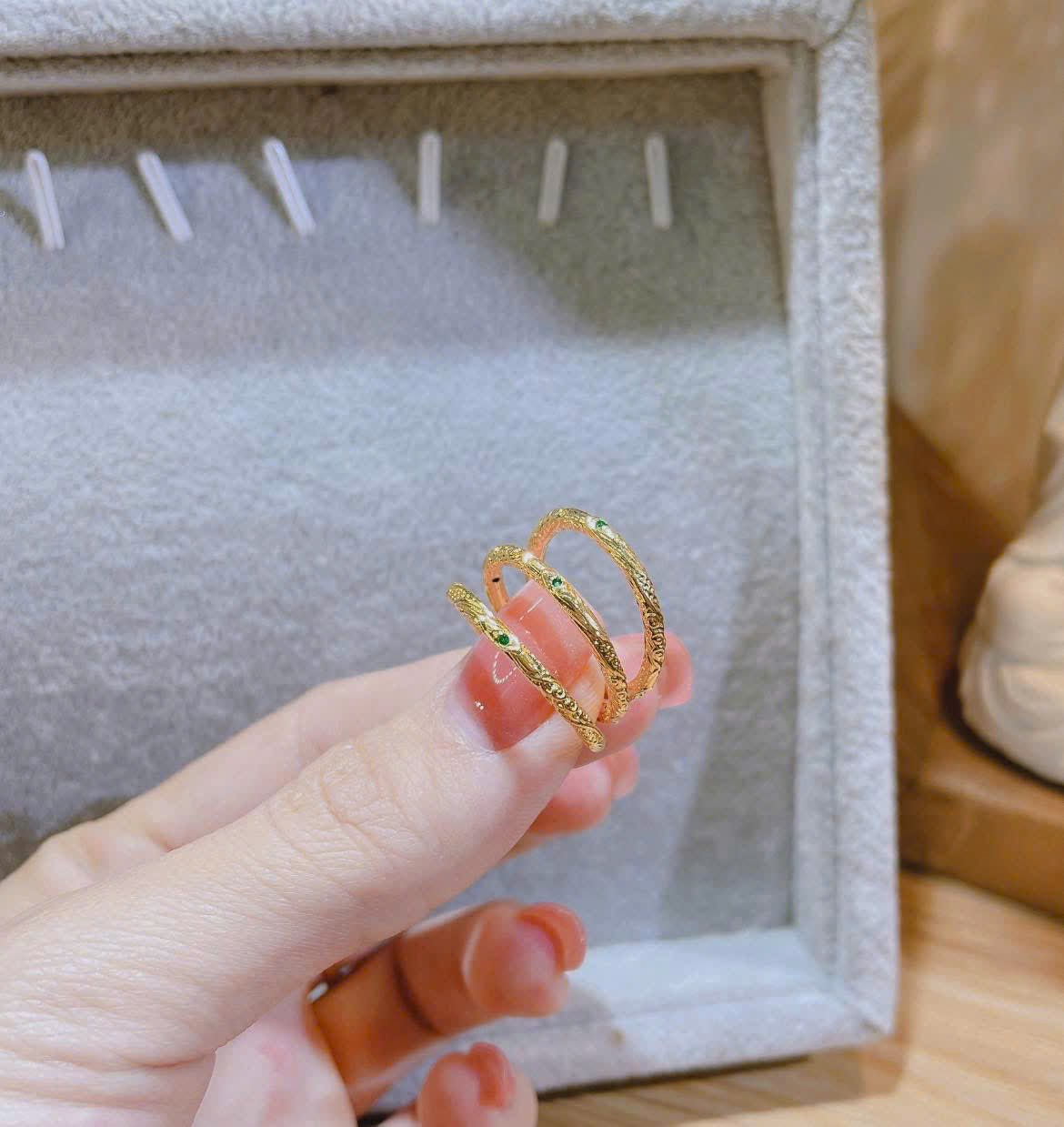 Nhẫn vàng chạm khắc tinh tế đa dạng size và mẫu