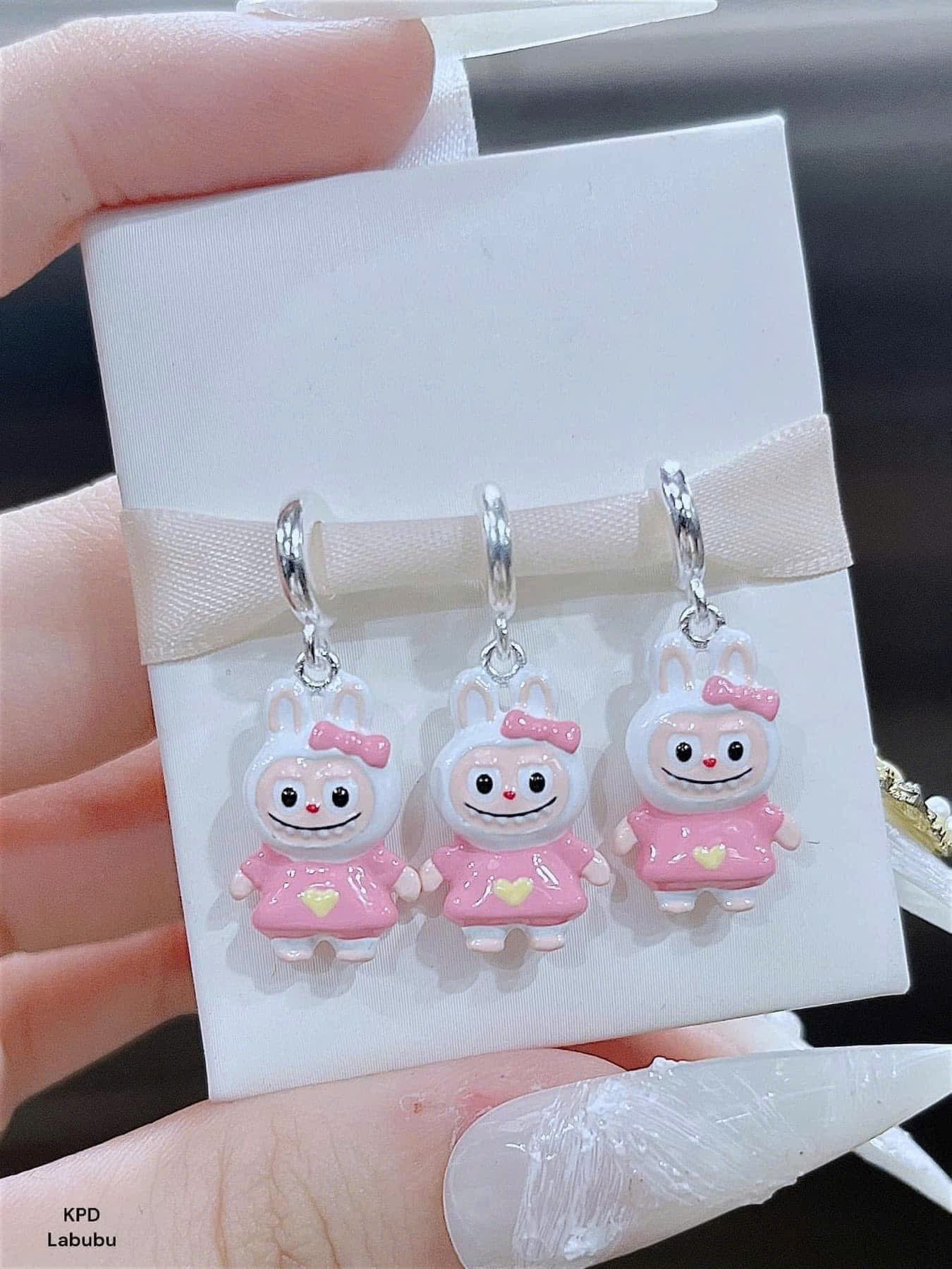 Khuyên tai bạc charm hoạt hình rực rỡ cho bé