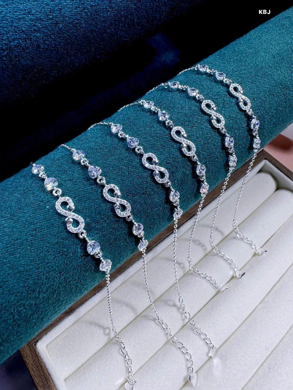 Lắc tay - lắc chân bạc thanh mảnh kèm charm tỉ mỉ
