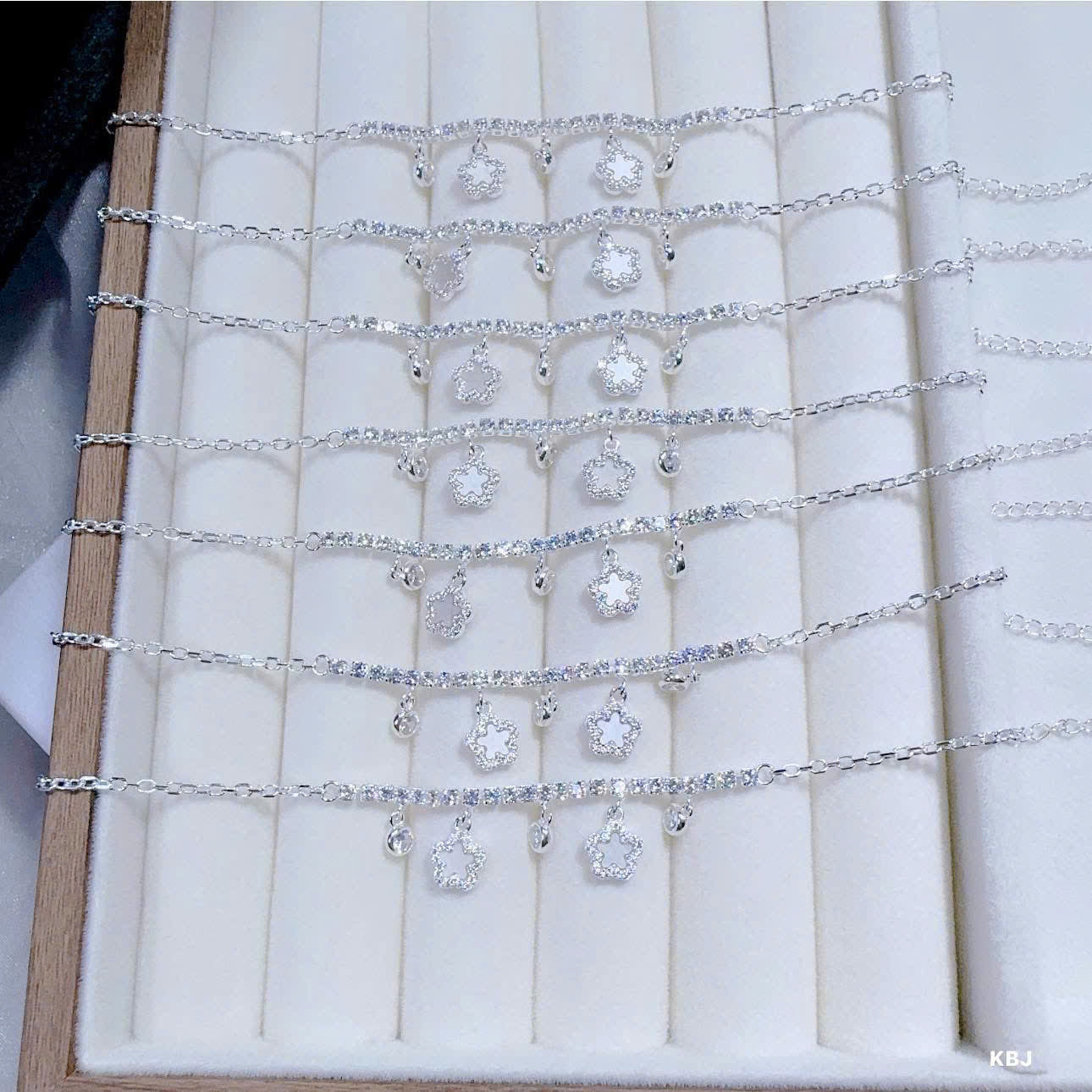 Lắc tay - lắc chân bạc thanh mảnh kèm charm tỉ mỉ