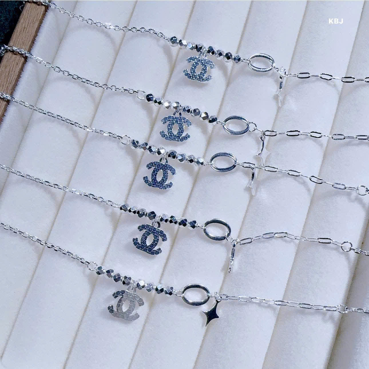 Lắc tay - lắc chân bạc thanh mảnh kèm charm tỉ mỉ