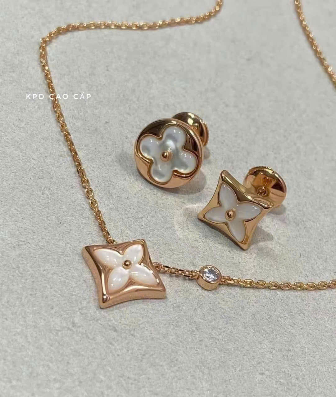 Bộ trang sức LV xi vàng hồng