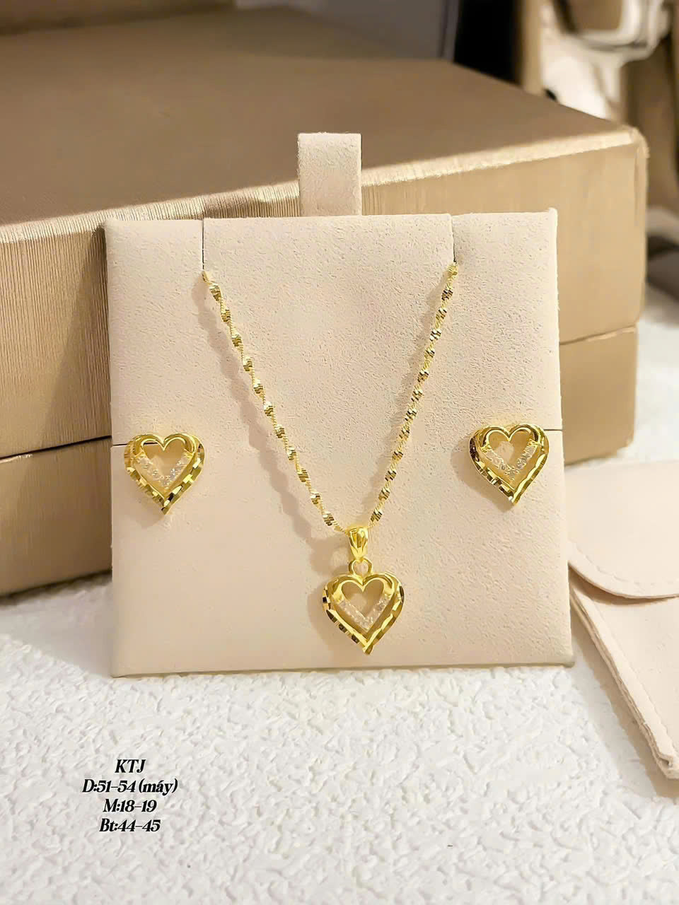 Dây chuyền vàng mặt tim nhiều kiểu xinh xăn