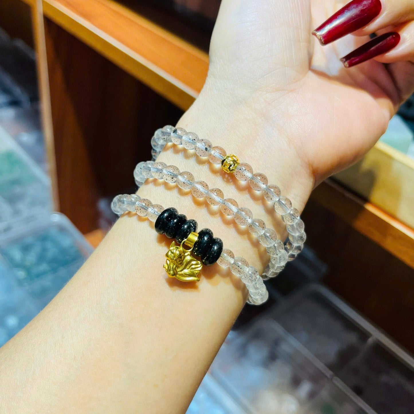 Chuỗi thạch anh tự nhiên phối charm vàng 10k theo ý