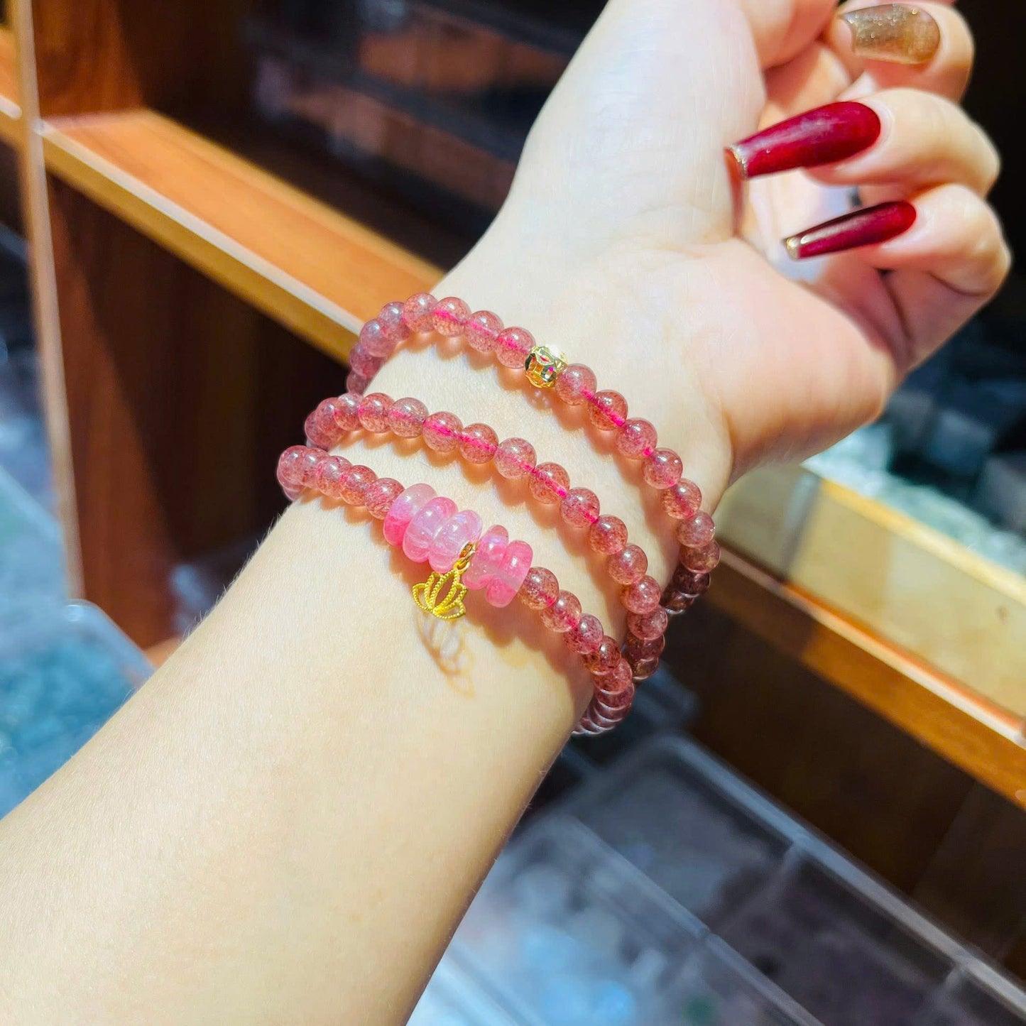 Chuỗi thạch anh tự nhiên phối charm vàng 10k theo ý