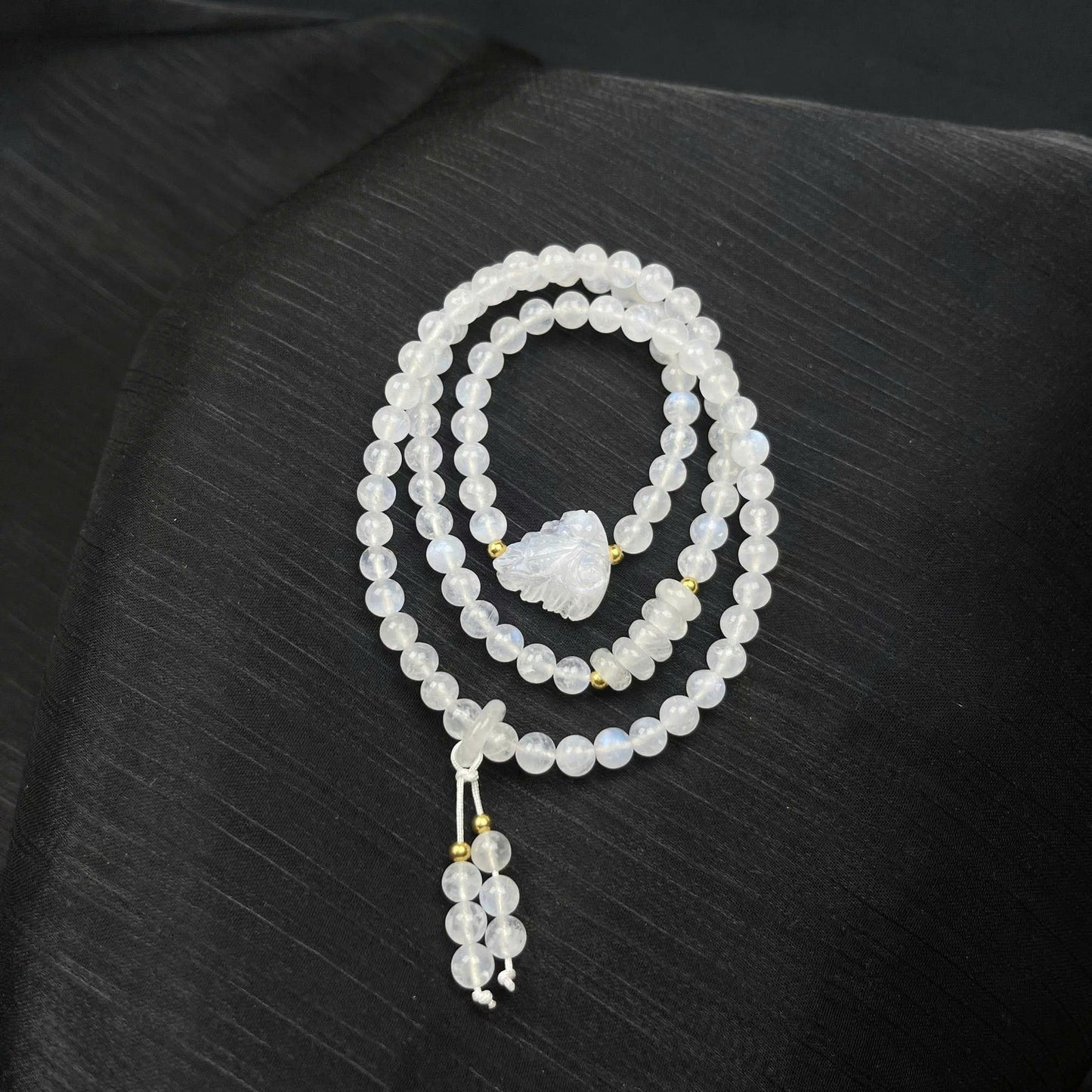 Chuỗi Moonstone mix hồ ly, ngũ điếu, hippie