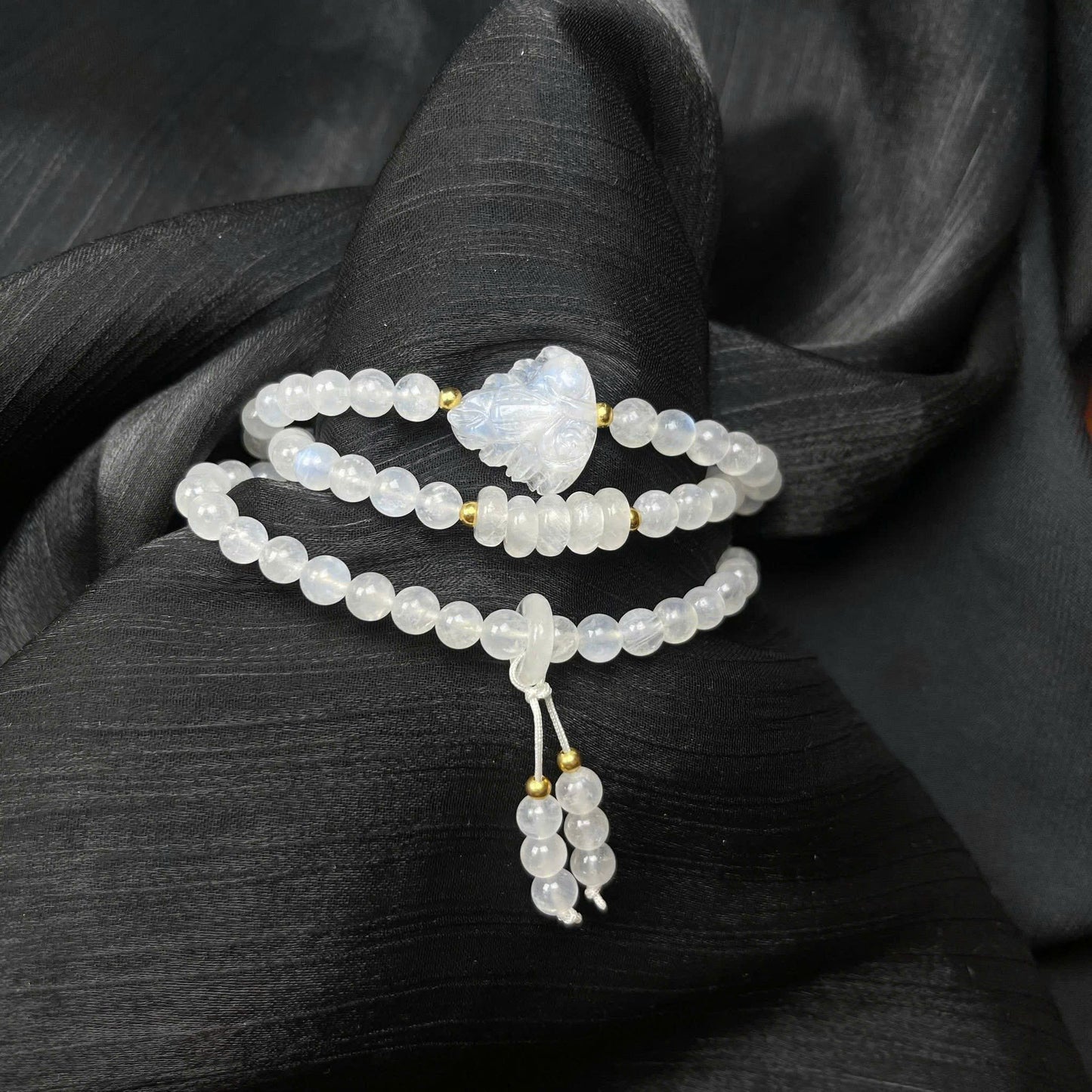 Chuỗi Moonstone mix hồ ly, ngũ điếu, hippie