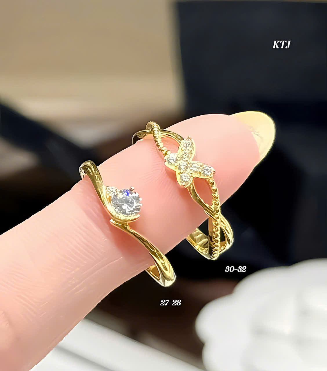 Nhẫn vàng nhỏ xinh cho mấy nàng thích style nhẹ nhàng