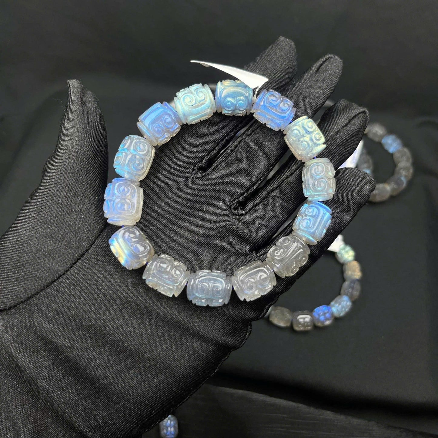 Vòng tay đá xà cừ