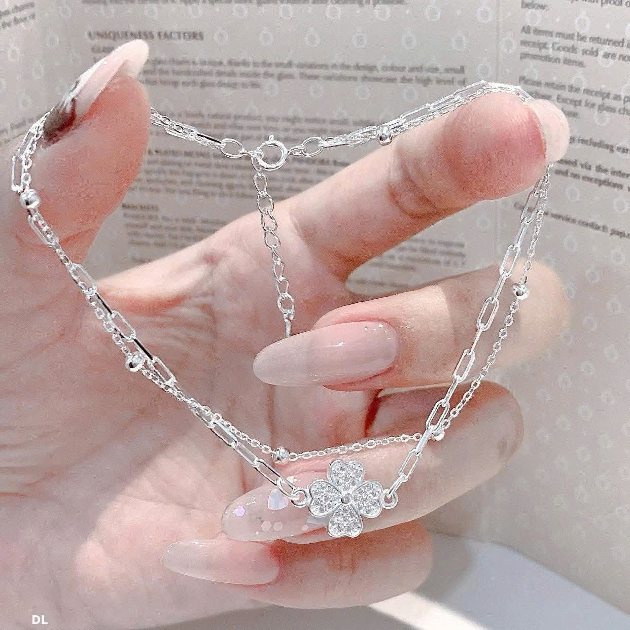 Lắc chân bạc thanh mảnh