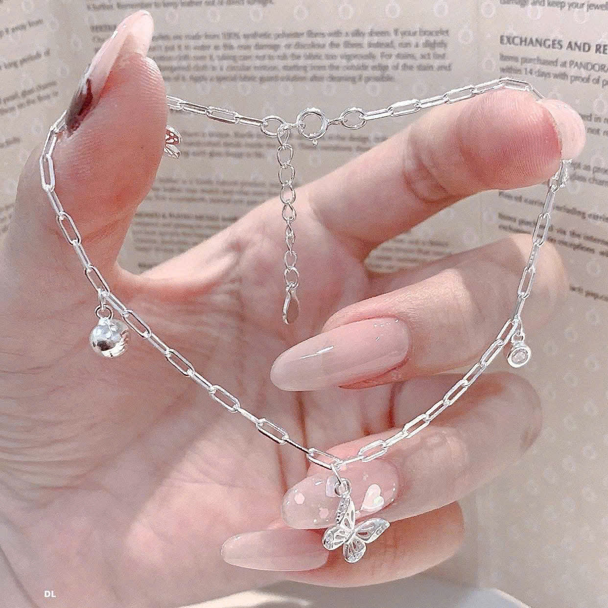 Lắc chân bạc thanh mảnh