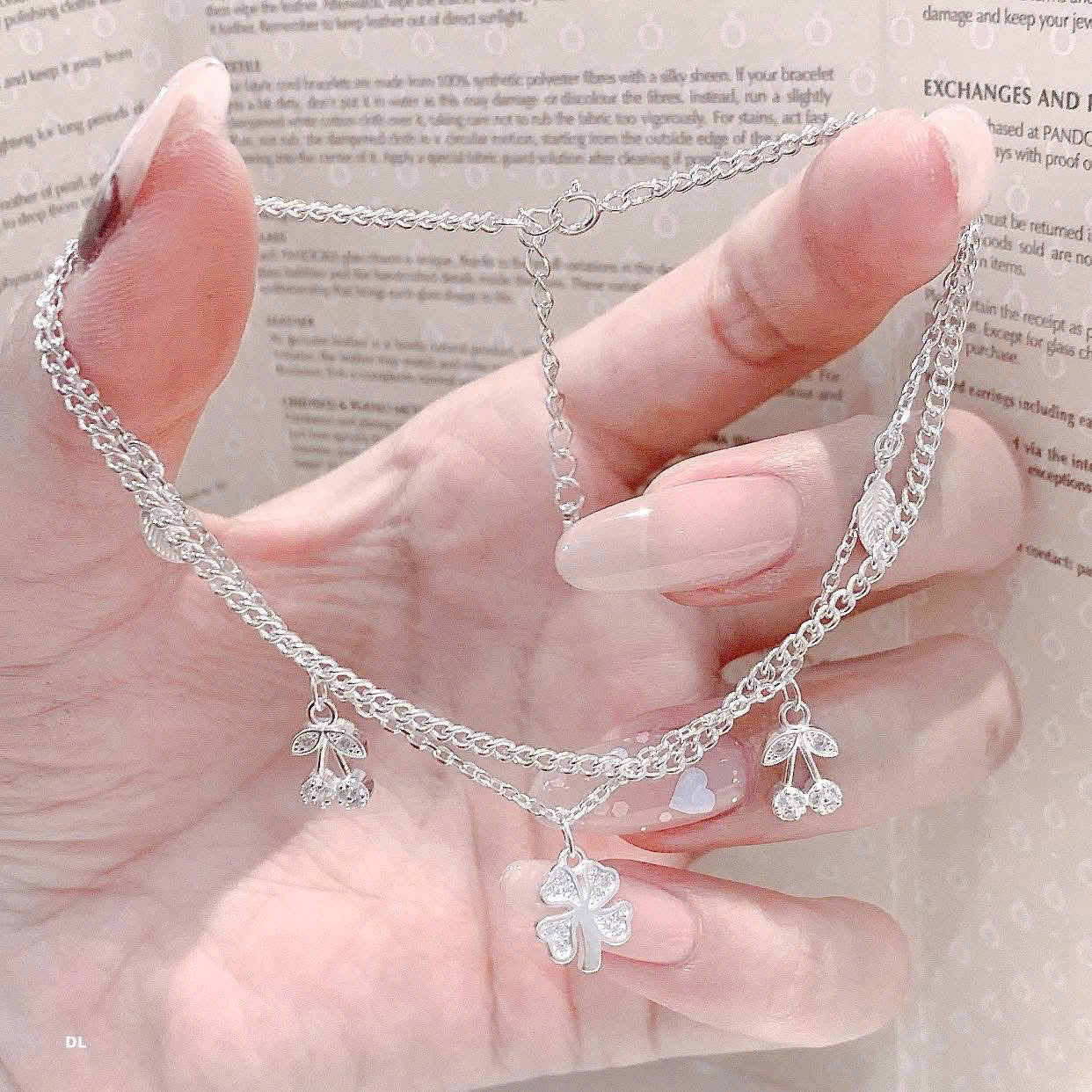 Lắc chân bạc thanh mảnh