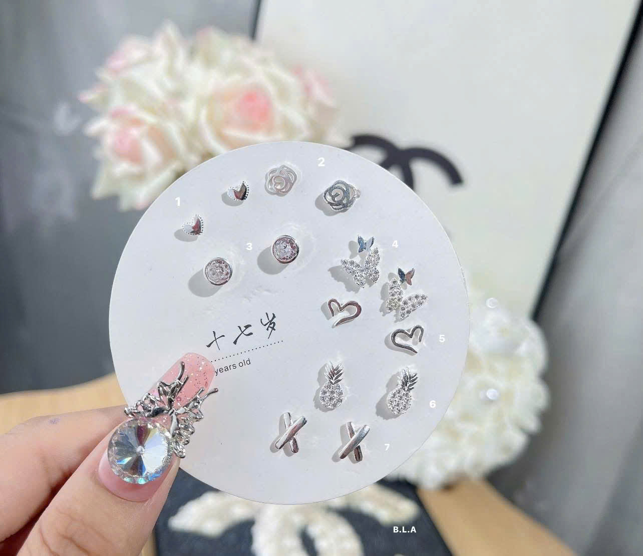 Khuyên tai mẫu xinh - Nhận bấm khuyên nhẹ nhàng - an toàn - vệ sinh