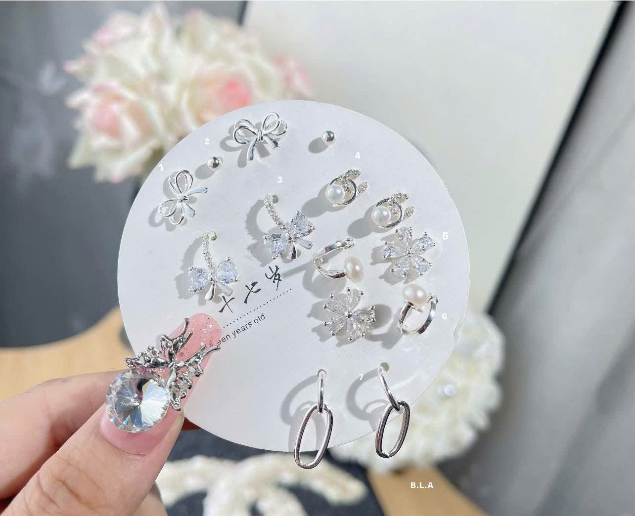 Khuyên tai mẫu xinh - Nhận bấm khuyên nhẹ nhàng - an toàn - vệ sinh