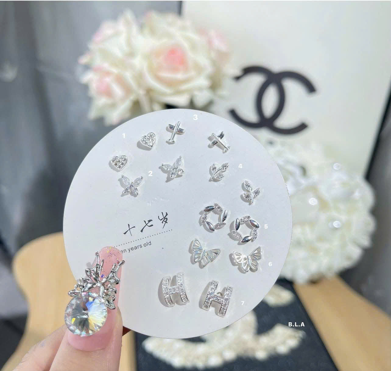 Khuyên tai mẫu xinh - Nhận bấm khuyên nhẹ nhàng - an toàn - vệ sinh