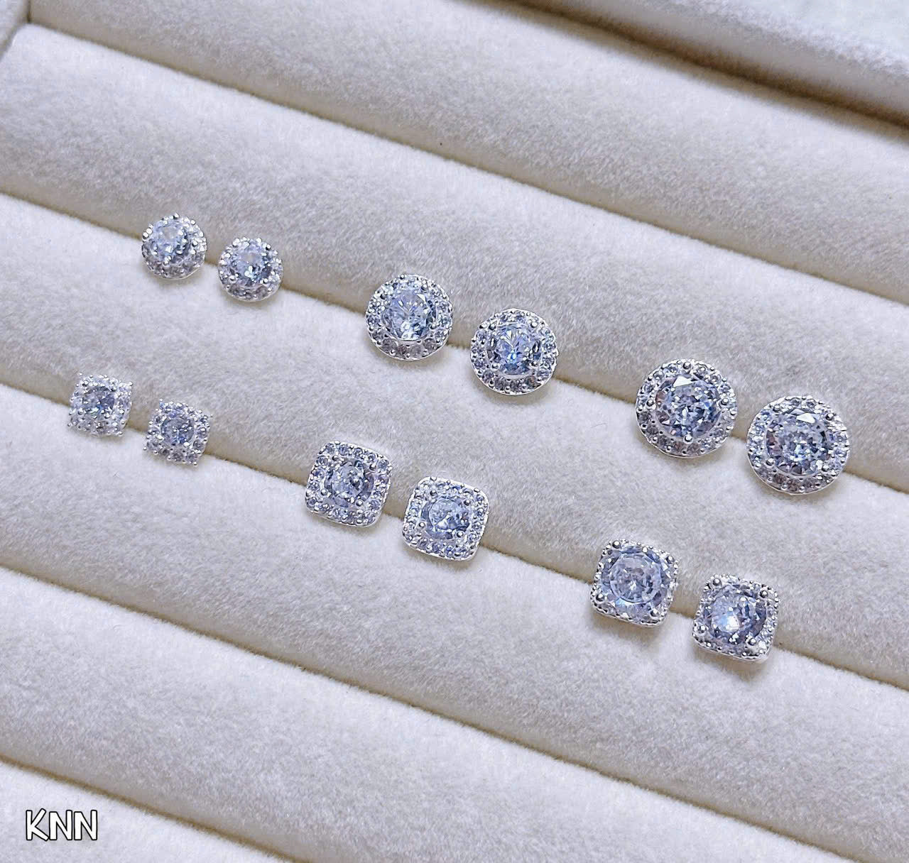 Khuyên tai mẫu xinh - Nhận bấm khuyên nhẹ nhàng - an toàn - vệ sinh