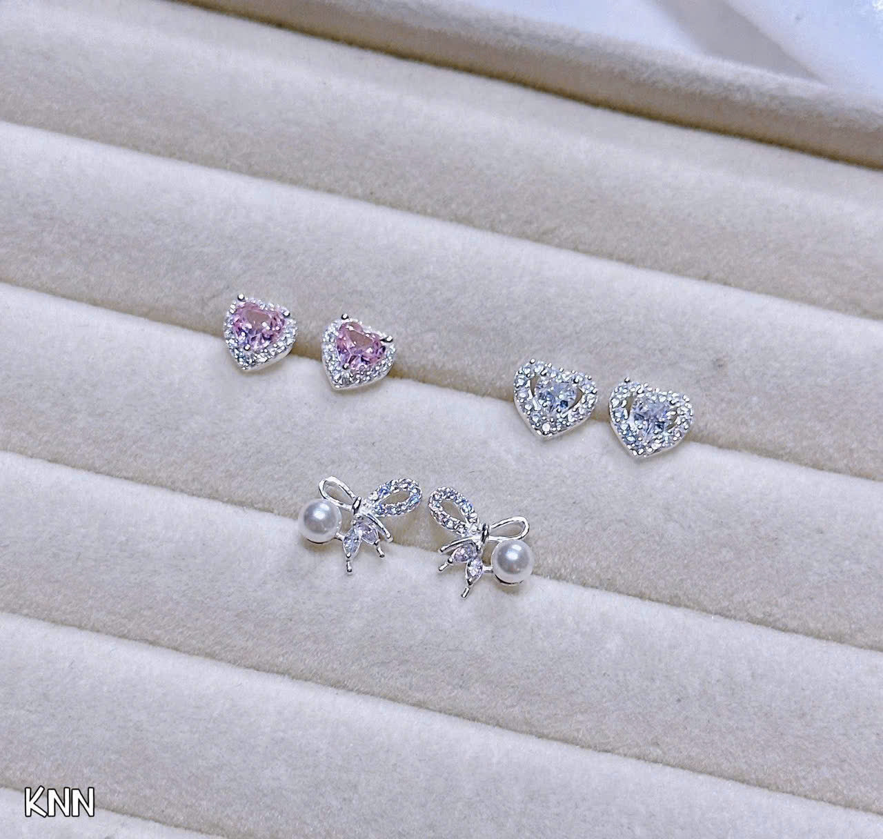 Khuyên tai mẫu xinh - Nhận bấm khuyên nhẹ nhàng - an toàn - vệ sinh