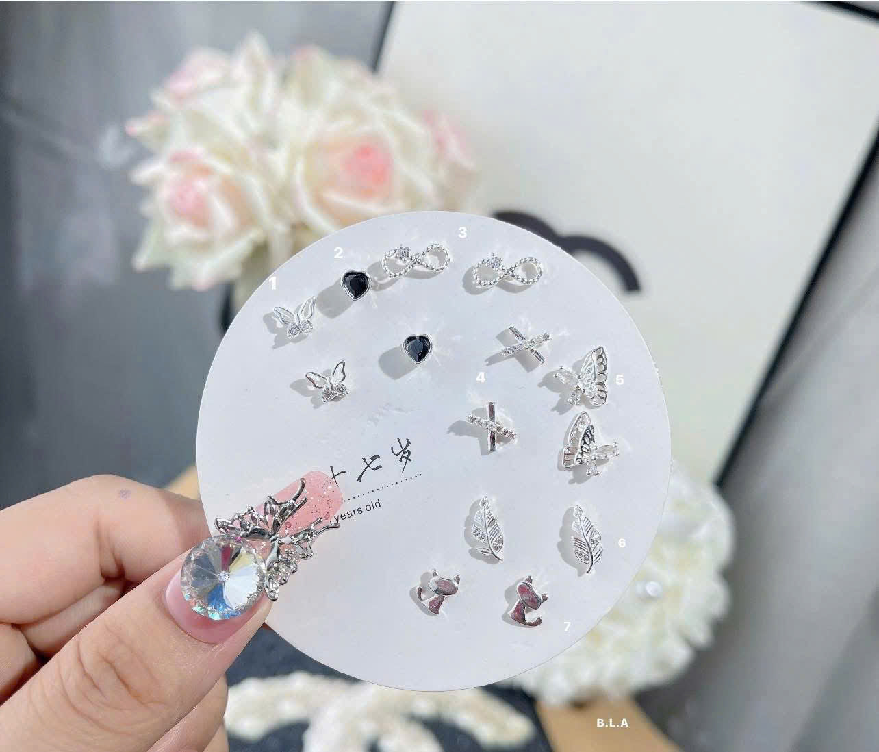 Khuyên tai mẫu xinh - Nhận bấm khuyên nhẹ nhàng - an toàn - vệ sinh