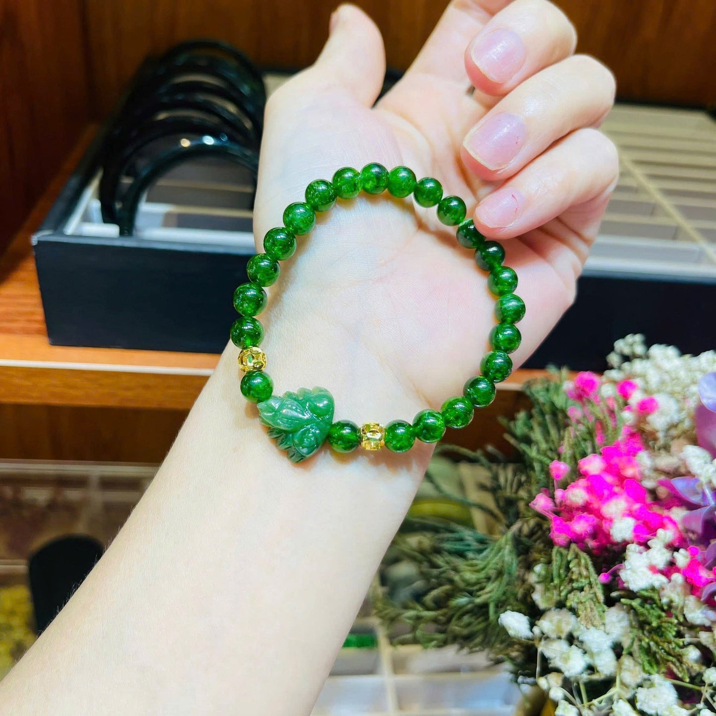 Vòng đá Diop tự nhiên mix charm V10K