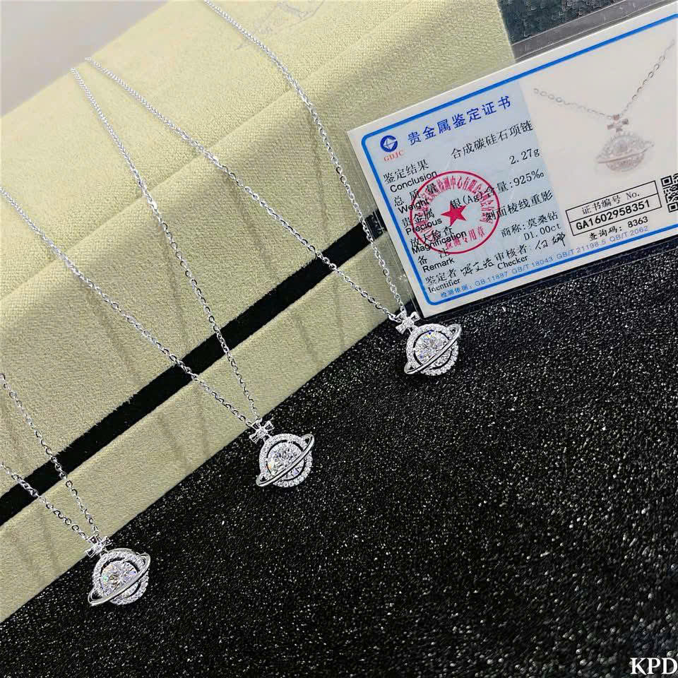 Dây chuyền Moissanite xi kim mặt sao Thổ