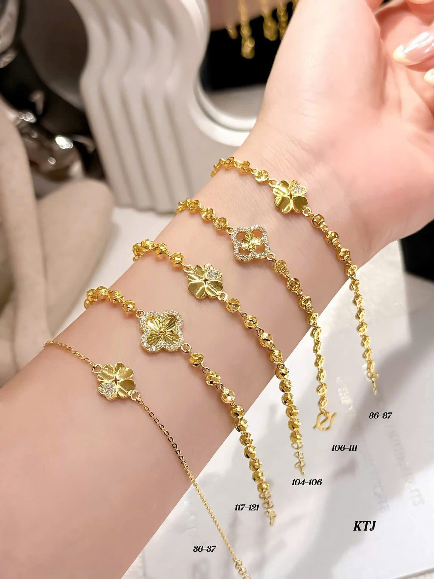 Lắc tay vàng mặt cỏ 4 lá